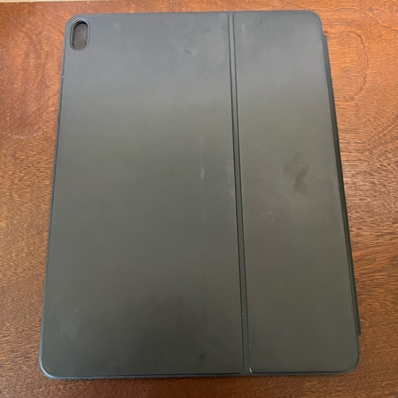 A2039 3rd Generation Smart Keyboard Folio for iPad Pro 12.9-inch - Picture 2 of 5